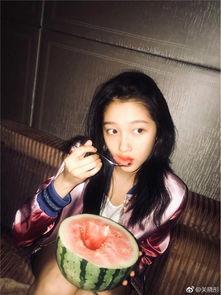 娱乐圈吃瓜爆料关晓彤微博,吃瓜群众纷纷热议